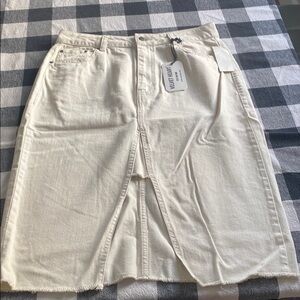 🍄Velvet heart Tan and White Knee-Length Pencil Skirt